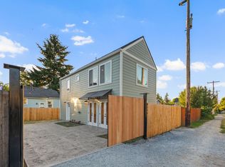 8136 18th Ave SW #B, Seattle, WA 98106