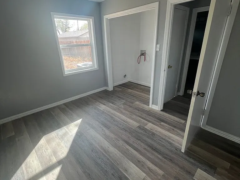 3003 Curtis DR — Photo 8