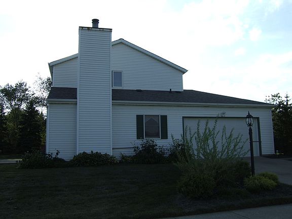 Convenient side load garage