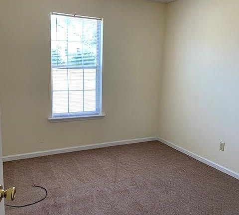 5th image of 4184 Hamilton Cir
