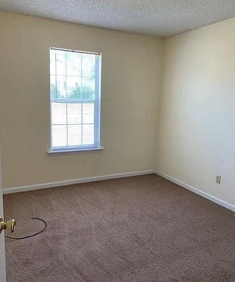 4184 Hamilton Cir — Photo 5