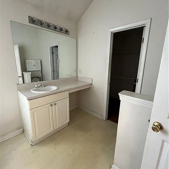 5420 Sapphire Cir — Photo 16