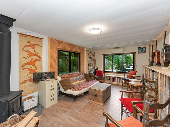 2nd image of 104 Horel Rd W #11