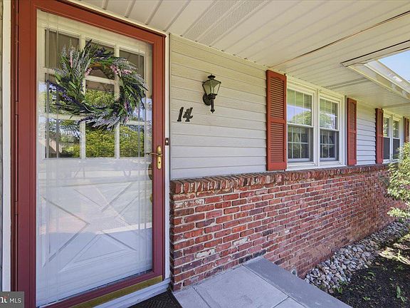 3rd image of 14 Mansfield Rd