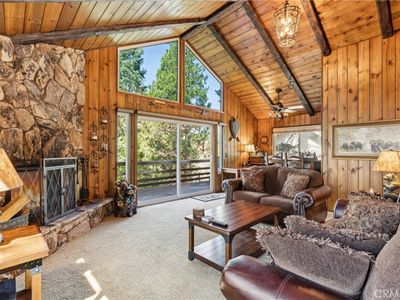 460 Pioneer Rd, Lake Arrowhead, CA, 92352