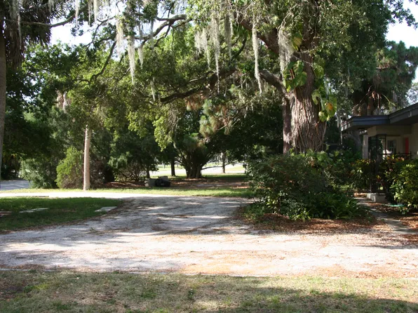 201 Park Blvd N, Venice, FL 34285