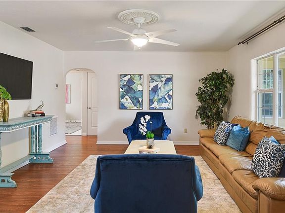 3rd image of 2352 Westminster Ct