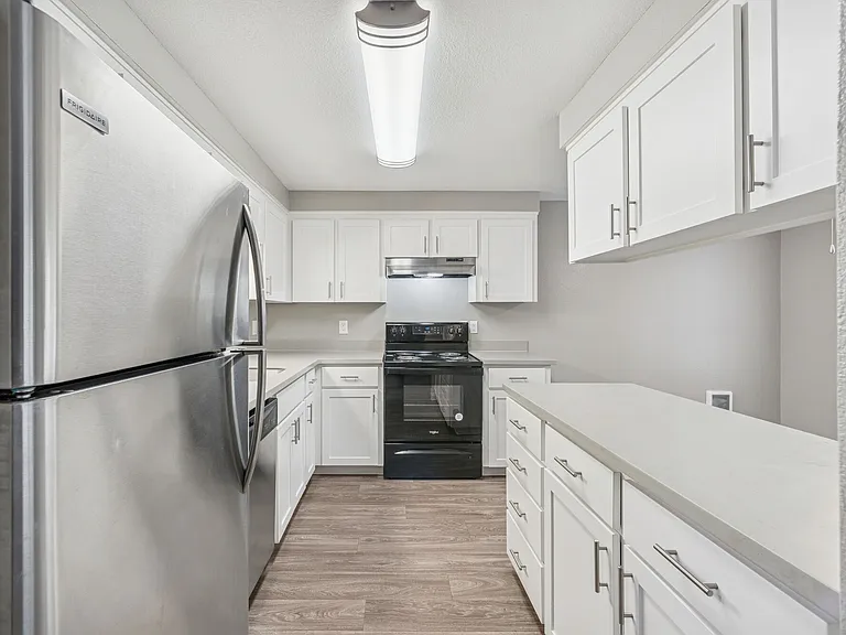 Oak Hill Apartments — Photo 18