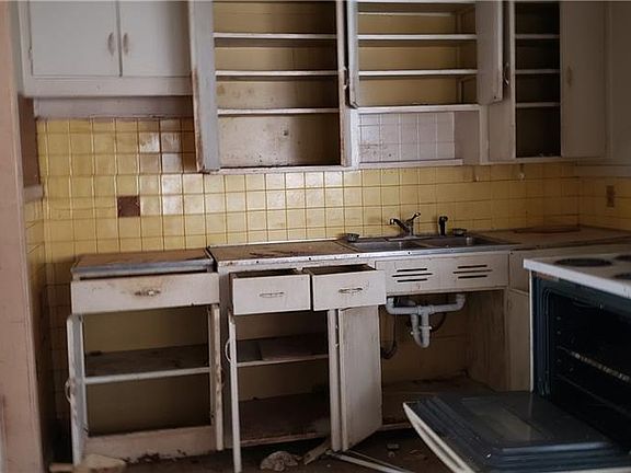 3rd image of 1906 48th St S