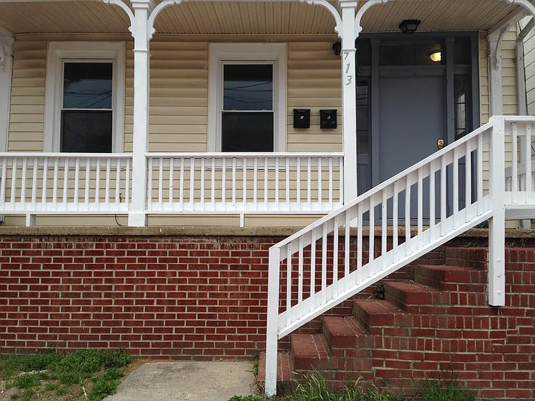 713 Dinwiddie St #B — Photo 7