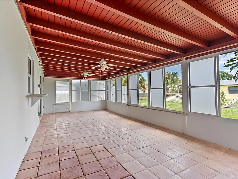 908 Lighthouse Dr — Photo 9