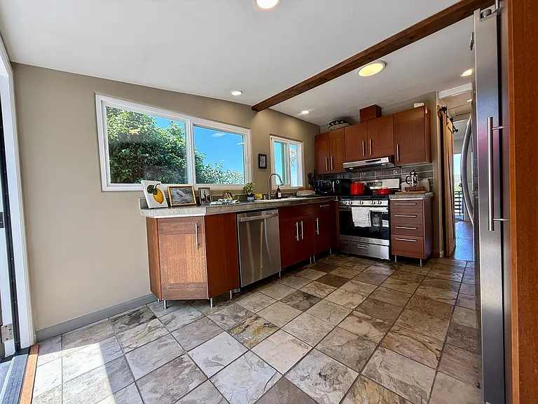 4415 Voltaire St — Photo 8
