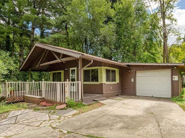 214 Tracy Grove Rd, Hendersonville, NC 28792