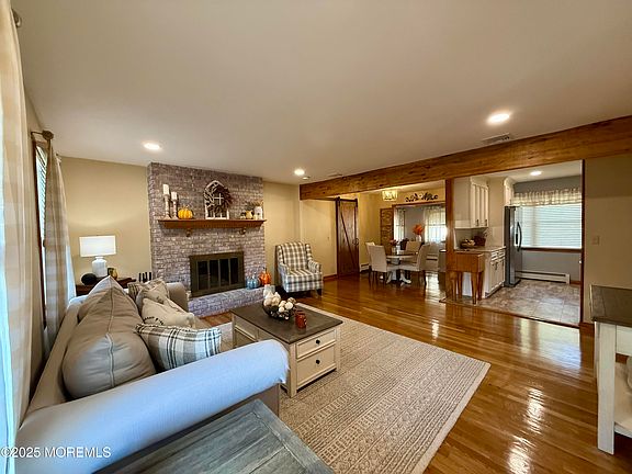 2nd image of 20 Bayberry Drive