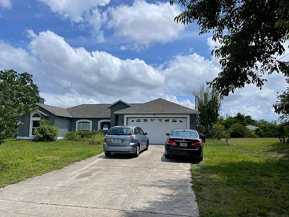 2nd image of 581 N Gloria Dr