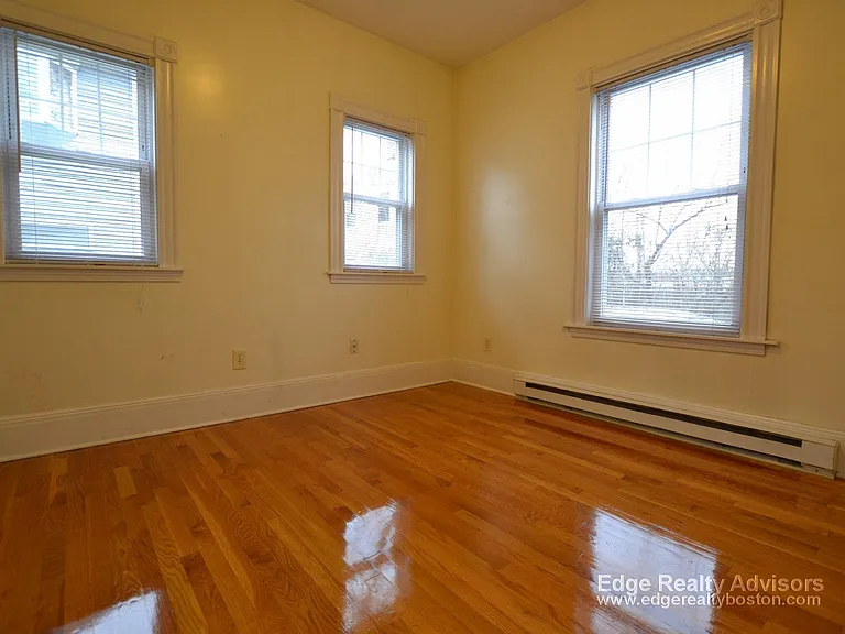 22-24 Everett Sq #2 — Photo 8