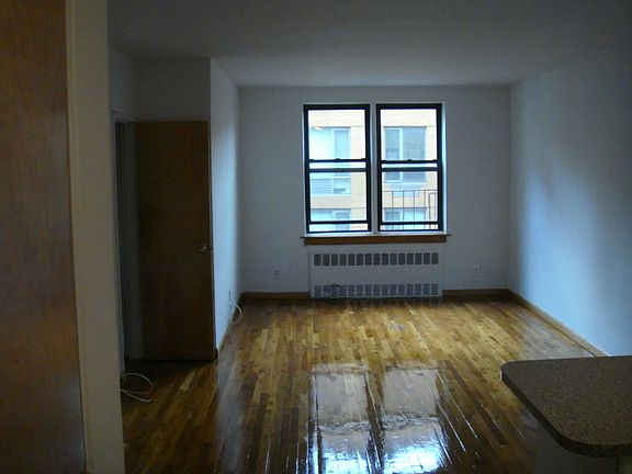 5th image of 330 W 55th St APT 6E