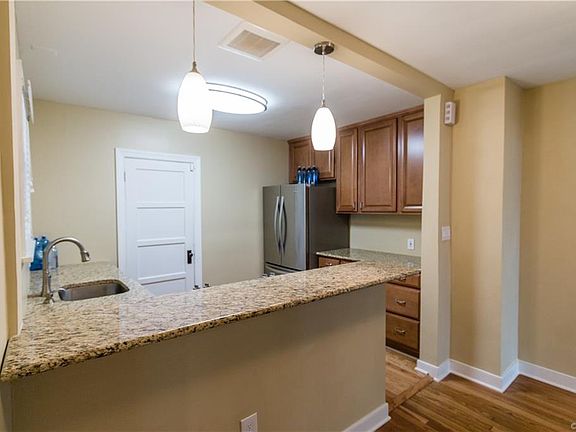 5th image of 2324 Clarke St