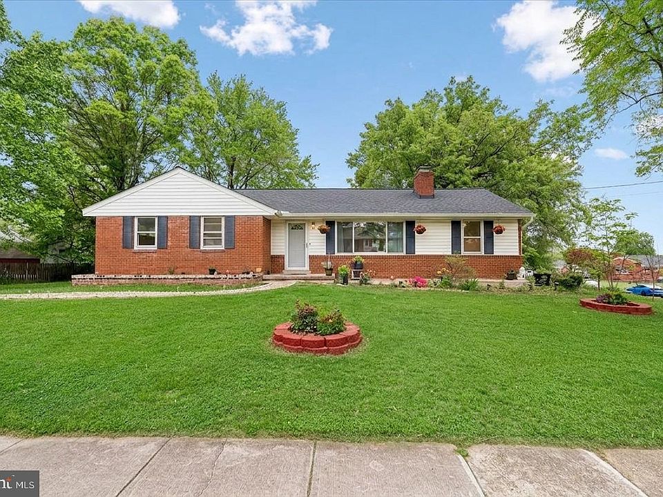 1st image of 10909 Fleetwood Dr