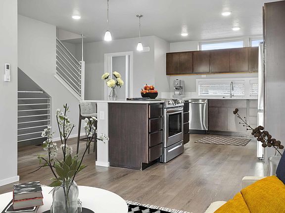 2nd image of 4800 N Field St #4830
