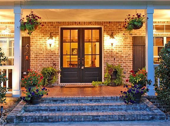 The walk-up appeal to this lovely home is second to none! You can't wait to see what's inside!