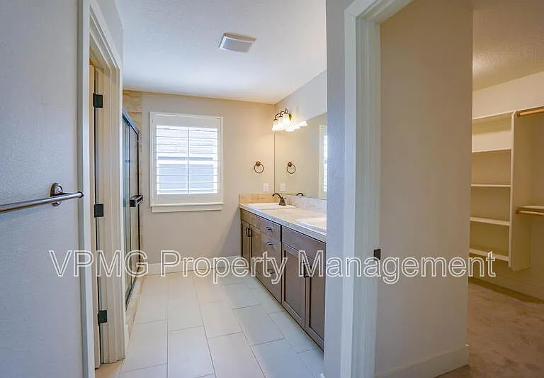 12501 NE 102nd Way — Photo 32