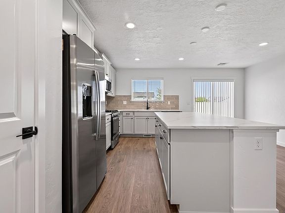 4th image of 17543 Colter Ridge Ave