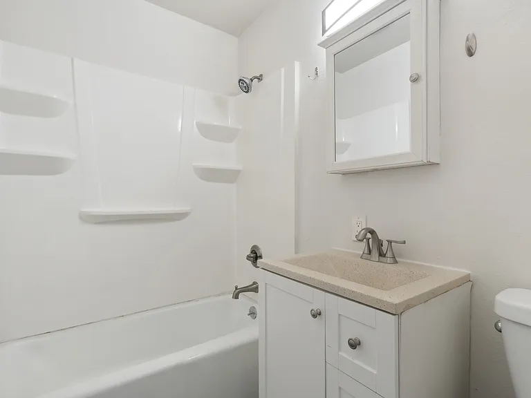 135 E 2nd St — Photo 14