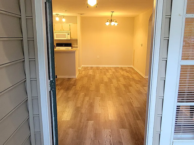 7411 Vista Way #103 — Photo 24