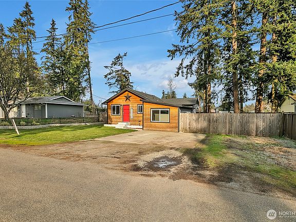 2nd image of 16913 6th Avenue E