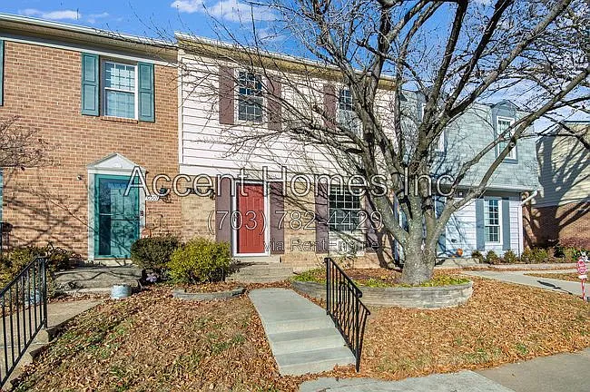 3 bed, 2.5 bath, 1280 sqft, $3,100 — Photo 2