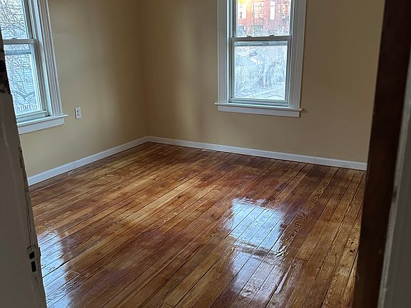 3rd image of 468-470 Hollister Ave #2