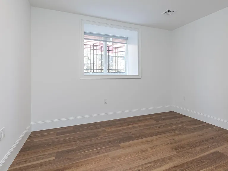 143 E Cottage St #1 — Photo 12
