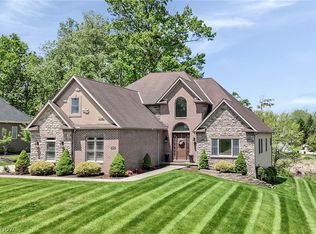 9000 Crooked Creek Ln, Broadview Heights, OH 44147