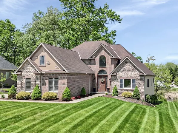 9000 Crooked Creek Ln, Broadview Heights, OH 44147