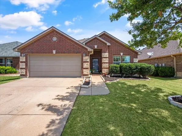 2409 Clairborne Dr, Fort Worth, TX 76177
