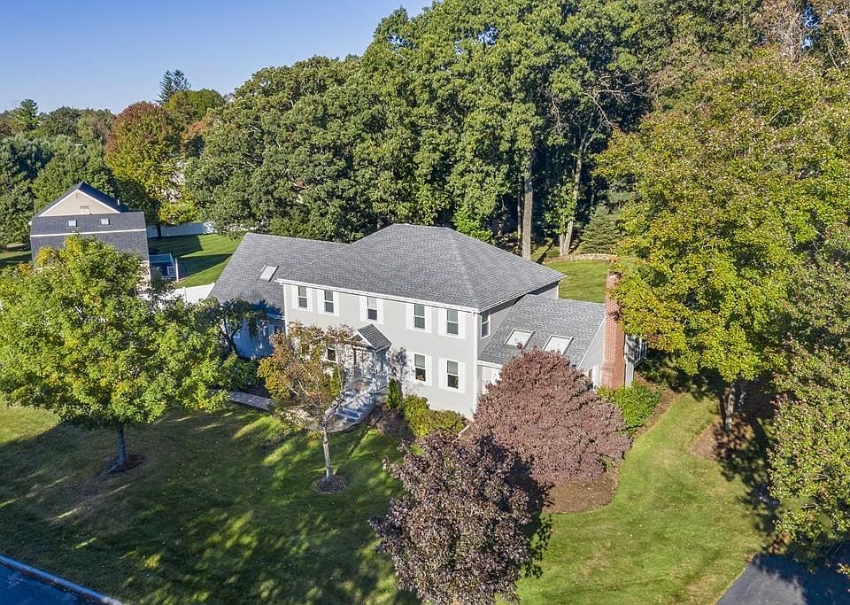 1st image of 15 Hickory Dr