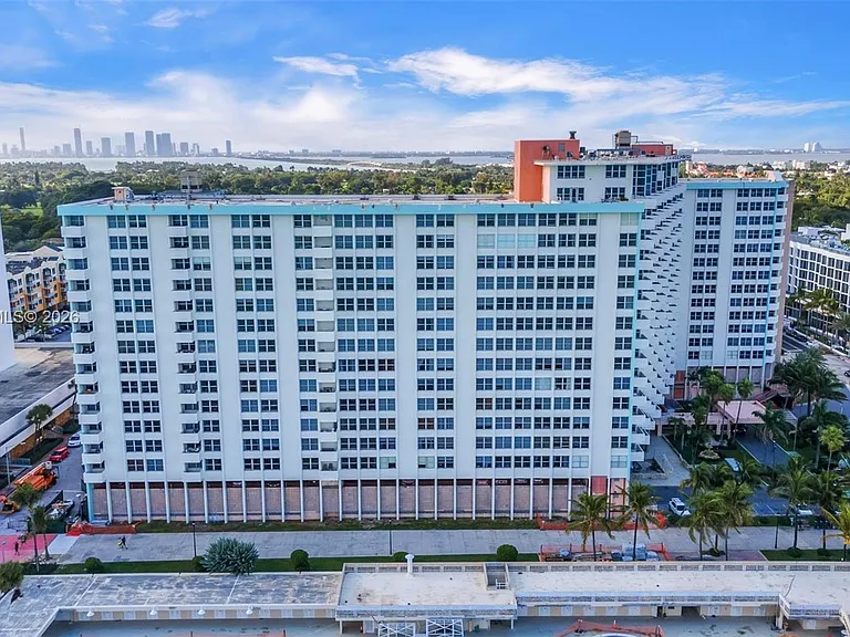 2899 Collins Ave #702 — Photo 7