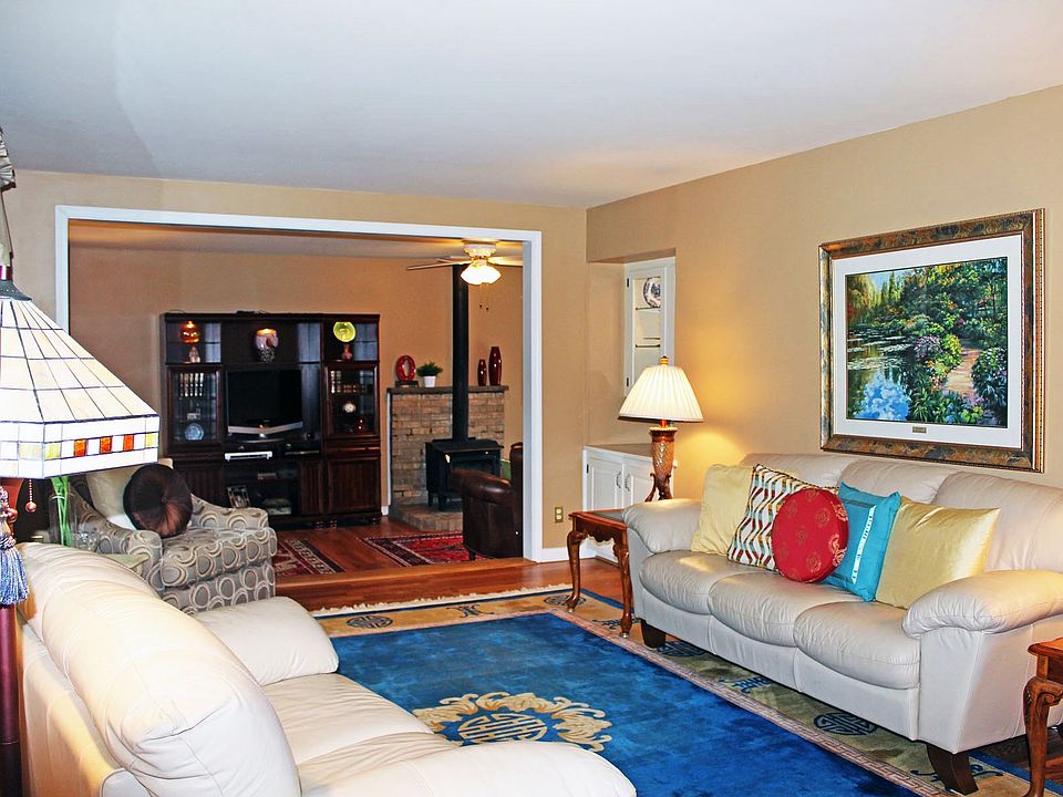 Living Room to Den