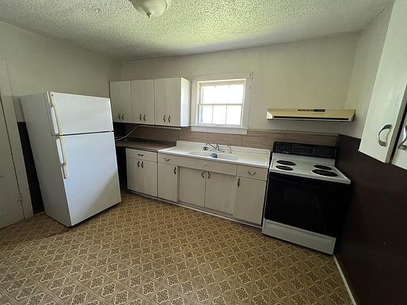2nd image of 206 W Val Verde Cir Suite B