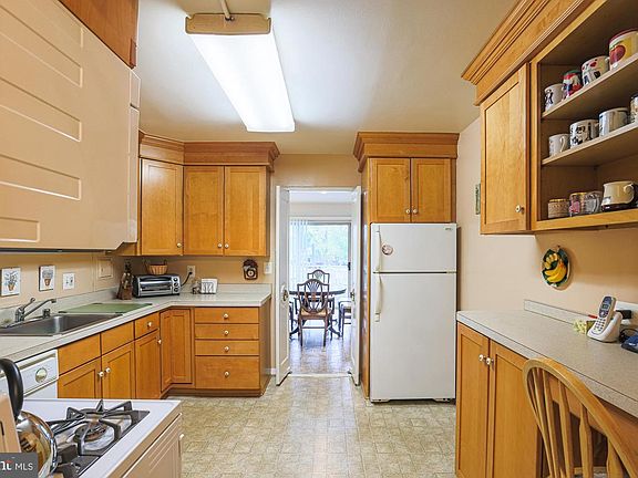 3rd image of 7121 Park Heights Ave Unit 103