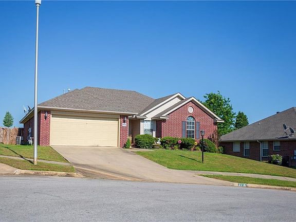 3rd image of 2718 Highland Cir
