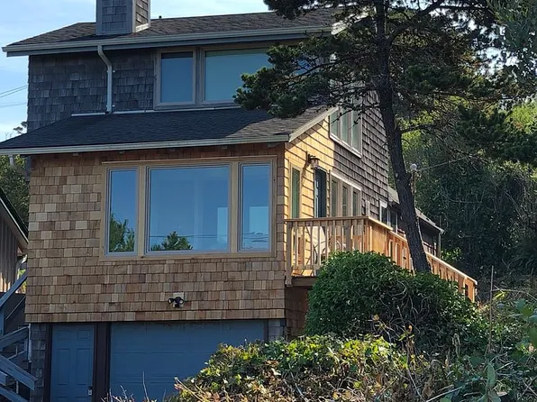 1404 NW Thompson St, Newport, OR 97365