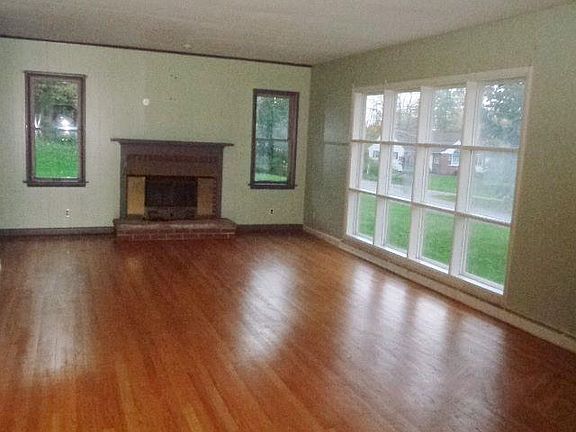 3rd image of 25 Grandview Ave