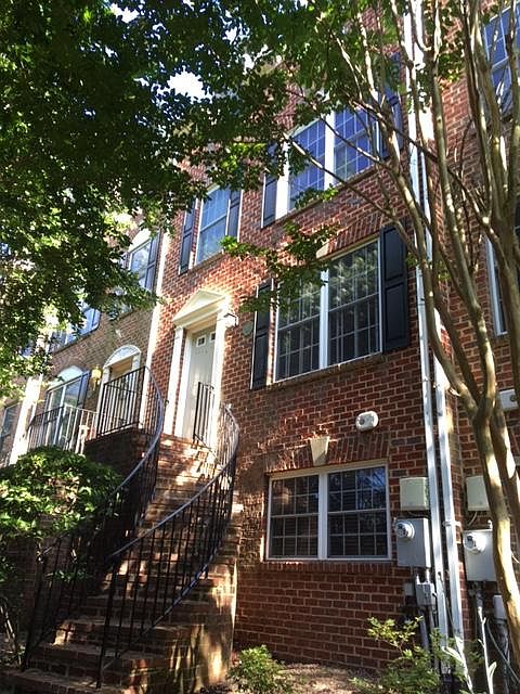 1st image of 2327 N Greenbrier Ct