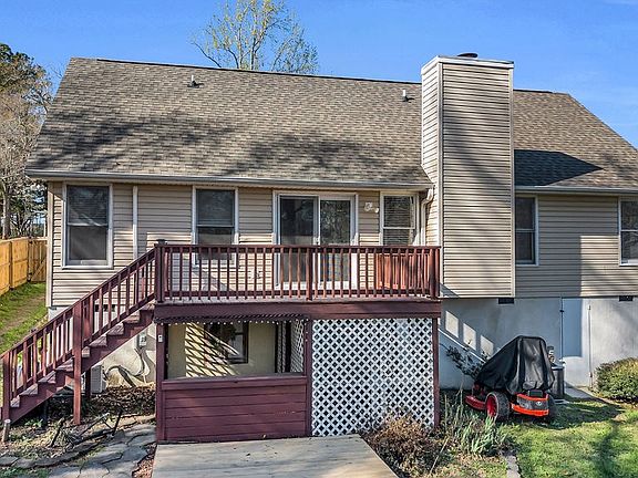 4th image of 120 Oak Ridge Dr