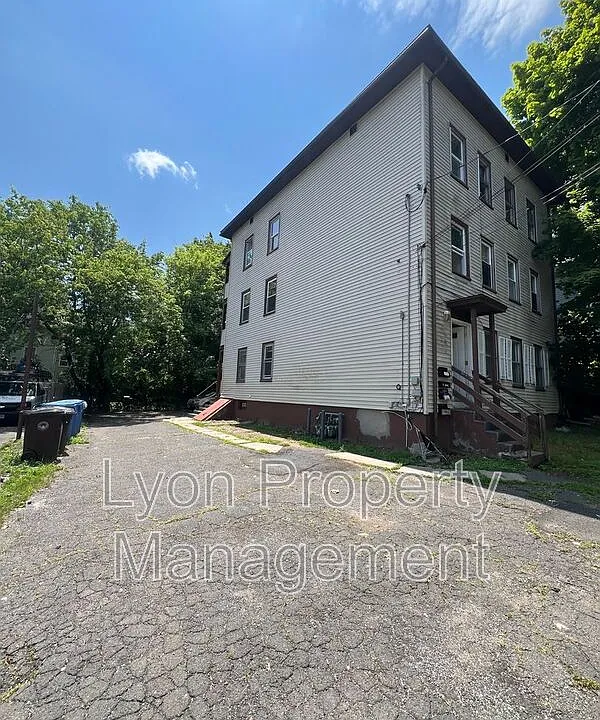 11 E Lawlor St #1