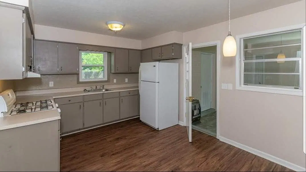 3 bed, 1.5 bath, 1482 sqft, $1,400 — Photo 3