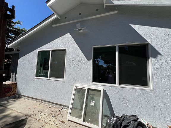 Front exterior view of Garage Junior ADU with 2 bedrooms