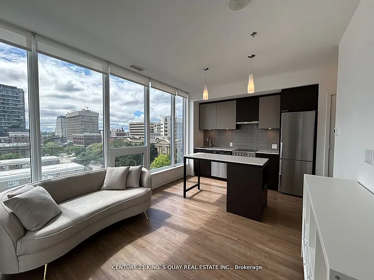 203 College St #702 — Photo 4